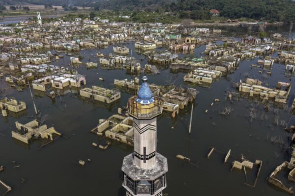 This year's El Nino set to be strongest in more than a century, UK forecasters say