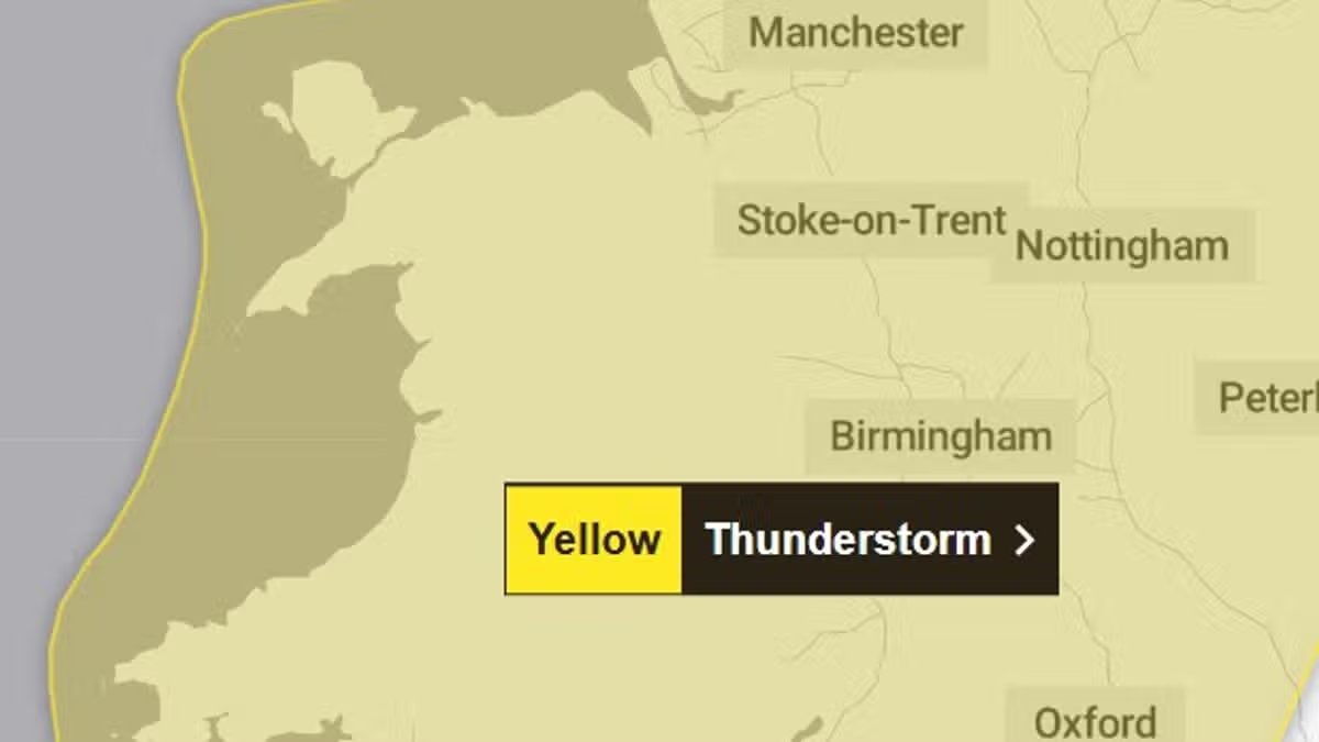 Met Office issues imminent 13 hour thunderstorm warning for North Wales