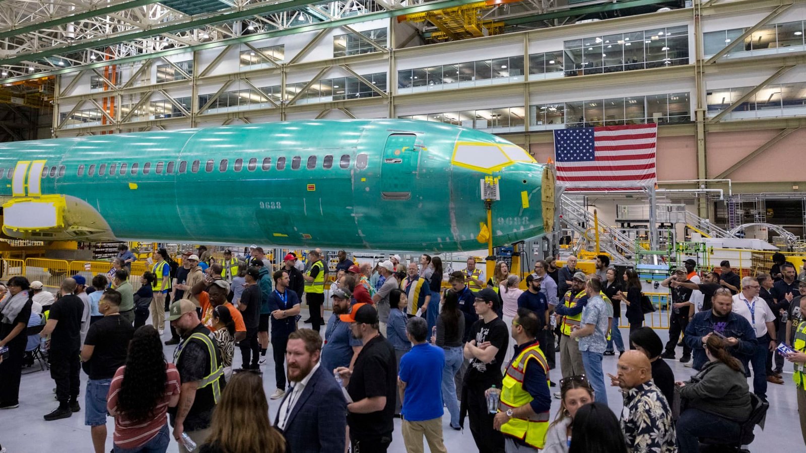 United needs to decide what to do with its old Boeing 737 Max 10 seats