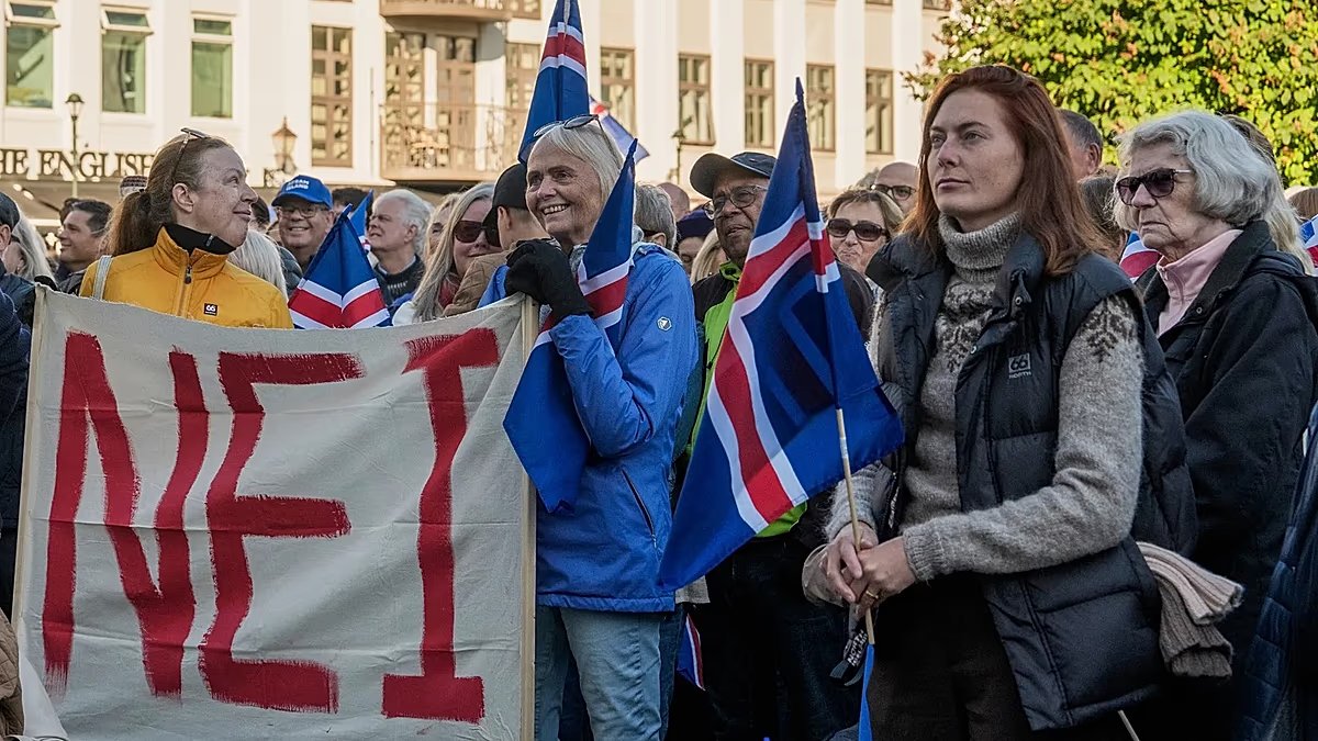 Iceland votes 'No' to reopening EU accession talks, official count confirms