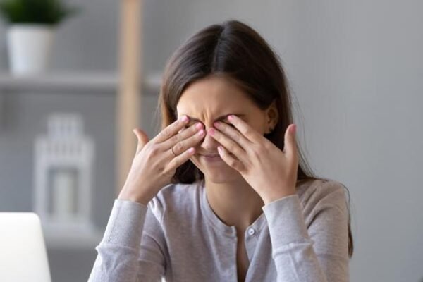 Solar Eclipse Eye Damage: Key Symptoms and Risks