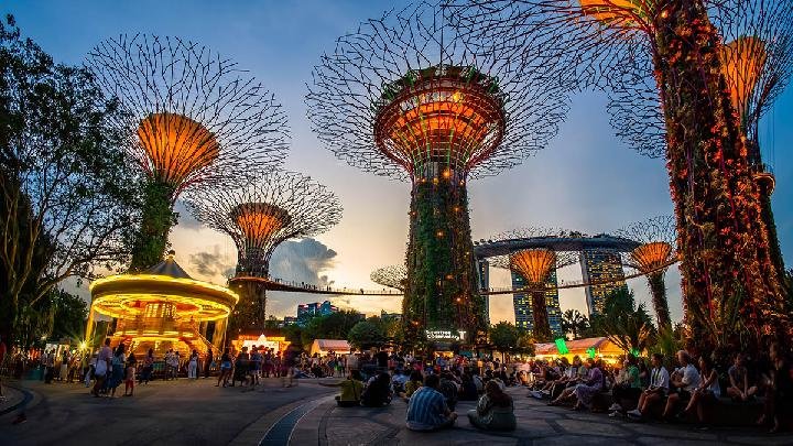 Singapore Night Festival 2026 Begins in Bras Basah.Bugis