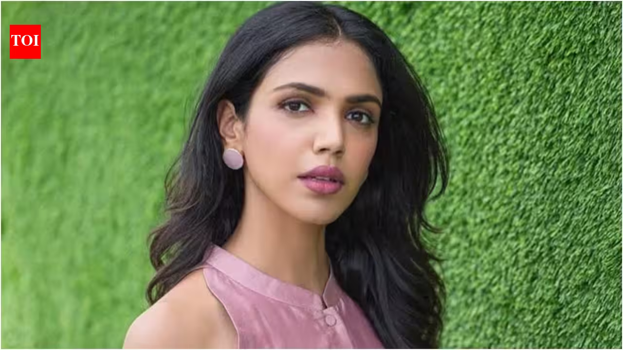 'Baara Number': Shriya Pilgaonkar wraps Vir Das's directorial | Hindi Movie News