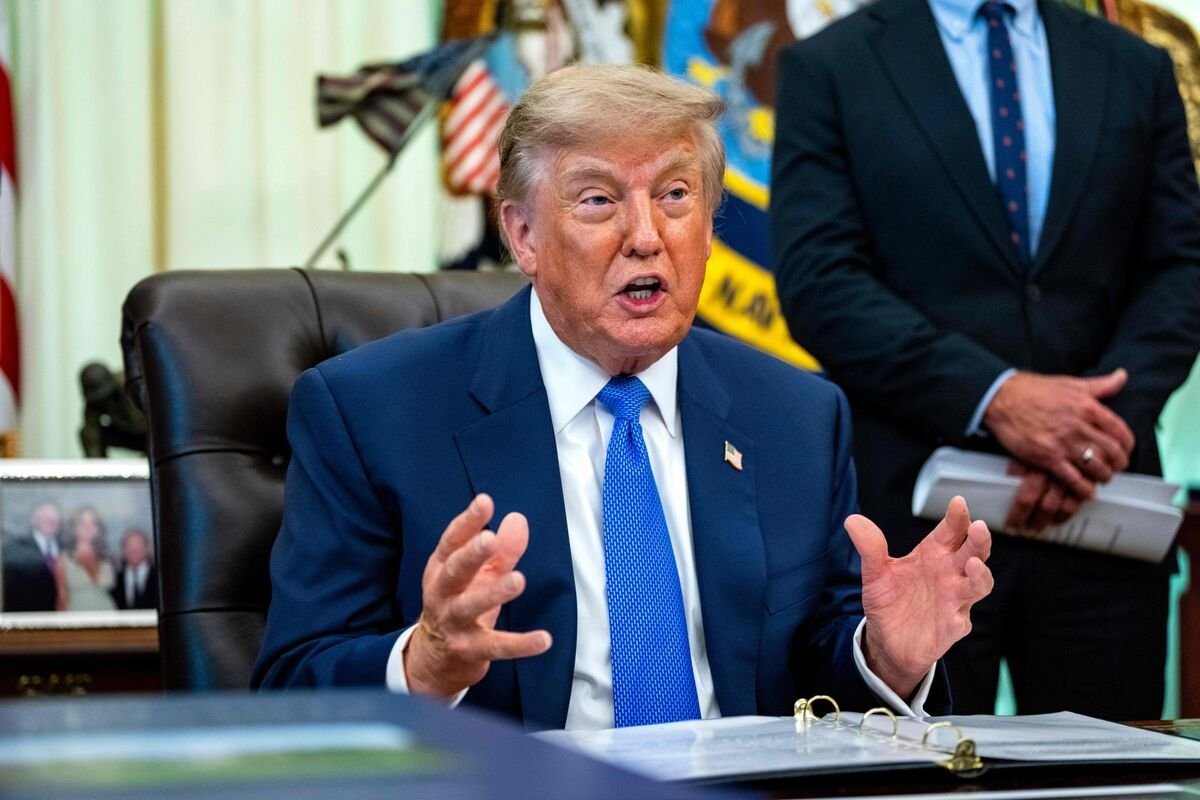 Trump Weighs Call for Capital Gains Tax Cuts as Midterm Boost