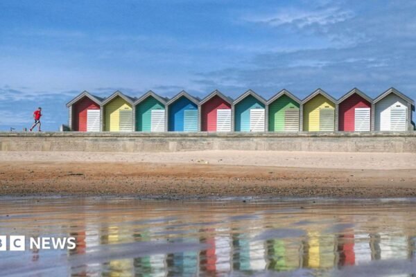 Blyth beach advice against bathing as oil spill investigated