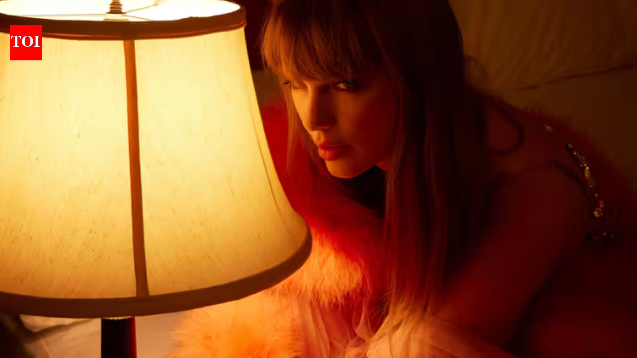 Taylor Swift makes FIRST appearance post-wedding to Travis Kelce; debuts new look in London