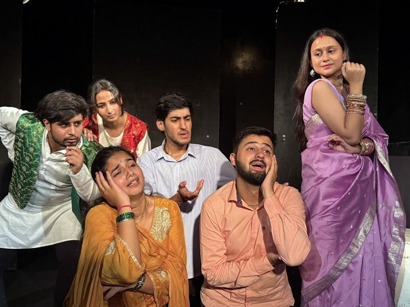 Natrang stages Hindi play ‘Yeh Kaun Aaya’