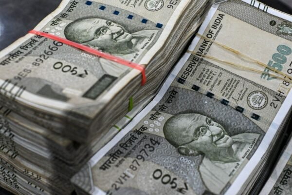 India Short-Tenor Bond Yields Climb on Early Dollar Window Close