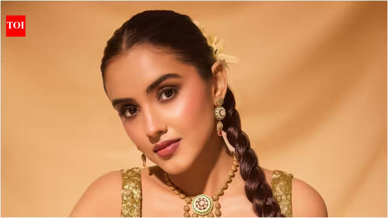 Video: Malavika Sharma left visiblyannoyed after being asked "Did you like beef?" during Kerala media interaction |