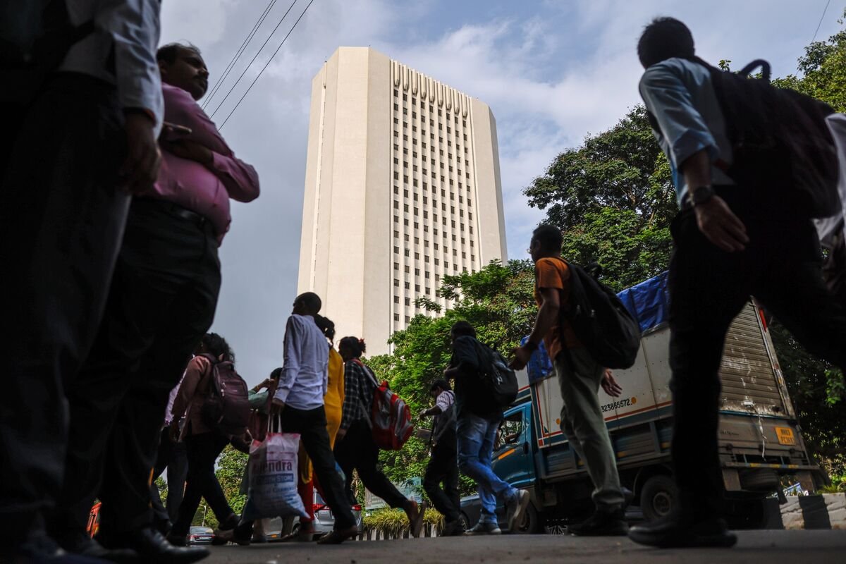 India’s Digital Payments Boom Fails to Dent Demand for Cash