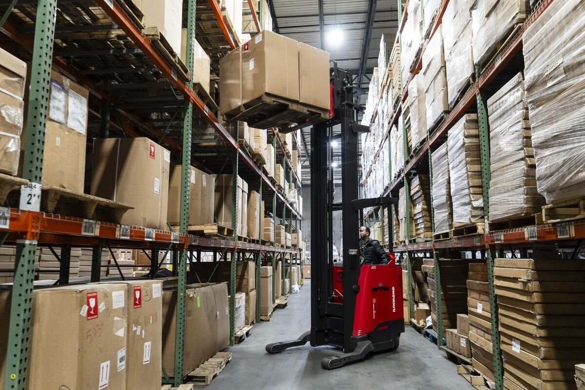 US Business Activity Expands at the Fastest Pace Since 2022