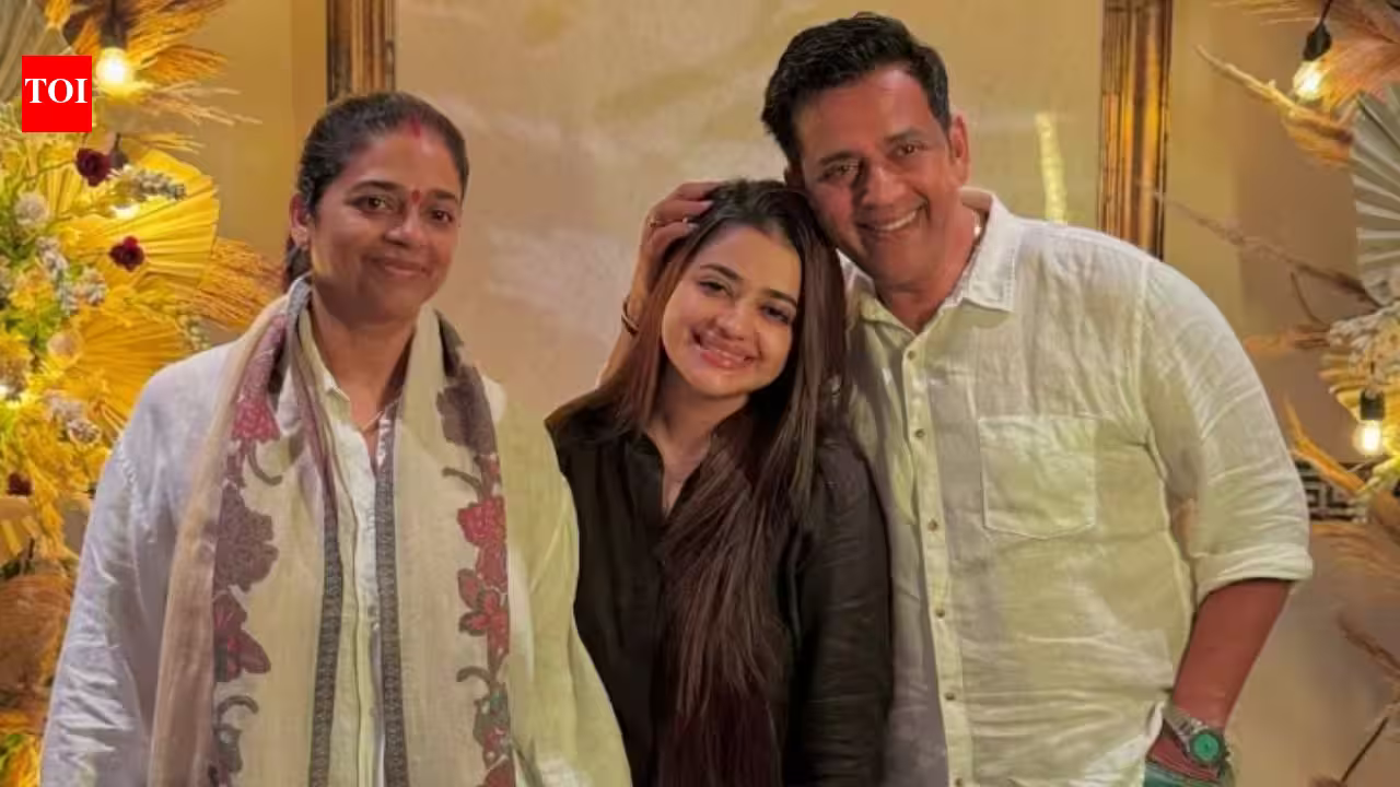Ravi Kishan’s daughter Rivva Kishan says she is ‘not at all’ in dating phase: ‘If someone wants to win my heart, they’ll need my father's permission’ | Hindi Movie News