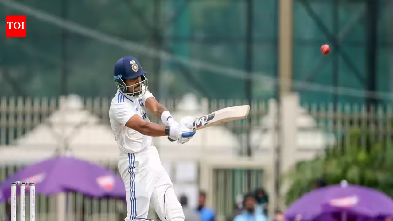 India 300/5 in 85.0 Overs