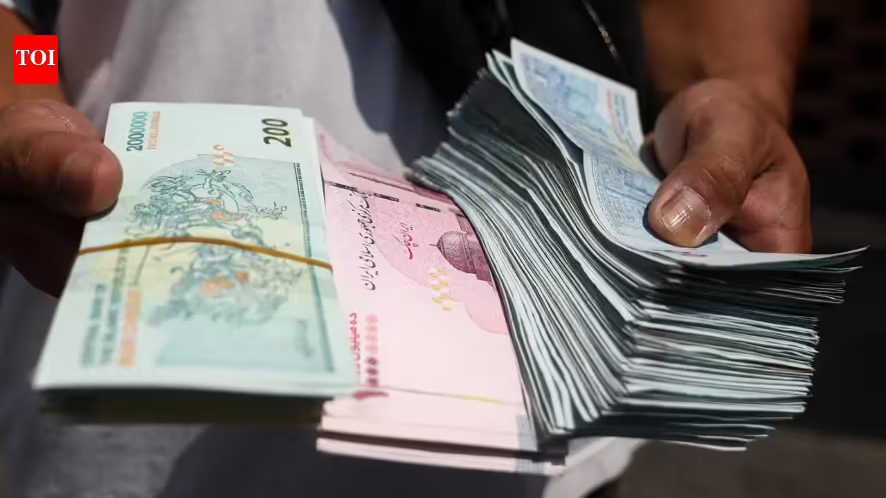 No relief for Rial: Iranian currency sinks to record low as US works on new sanctions