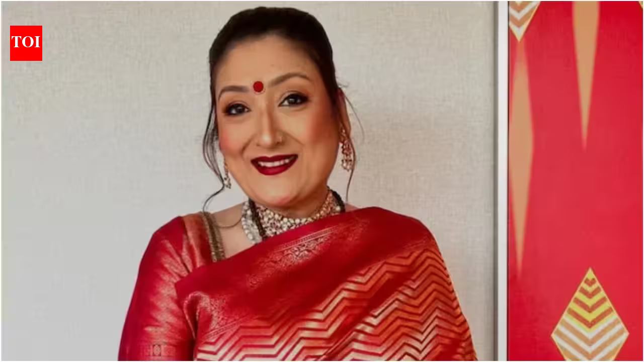 Amid divorce rumours with Govinda, Sunita Ahuja visits Khatu Shyam temple, viral video emerges days after family court appearance - Watch |