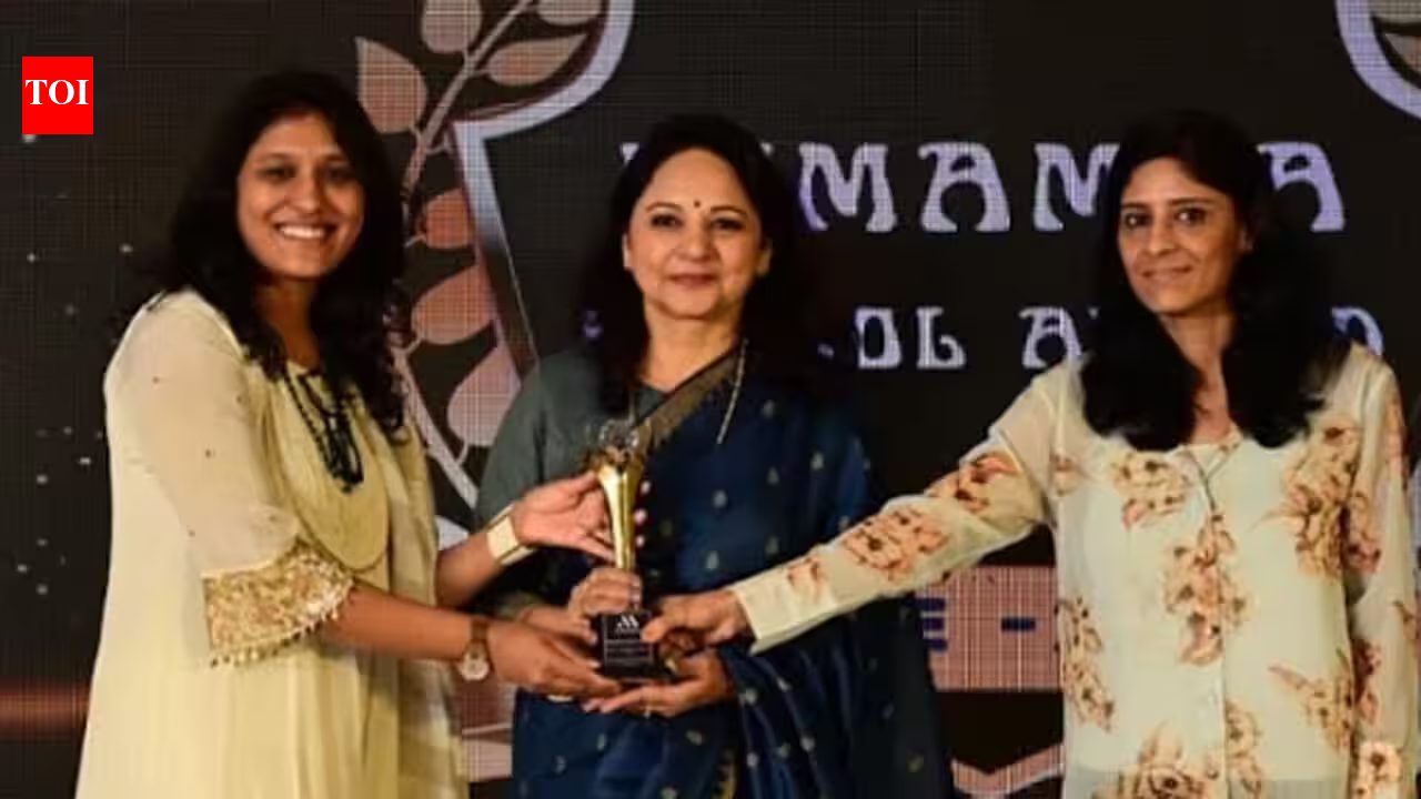 Dhruv Global School receives Best School Award at Mimamsa conference