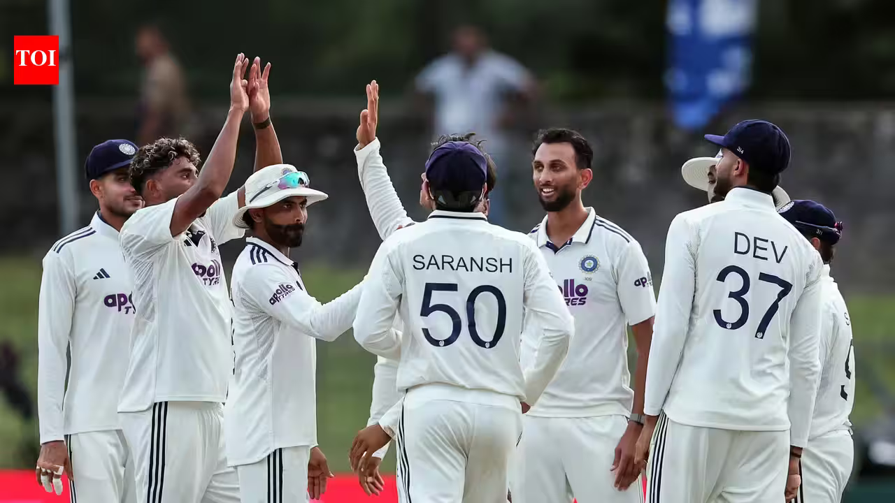 Sri Lanka 8/2 in 3.0 Overs