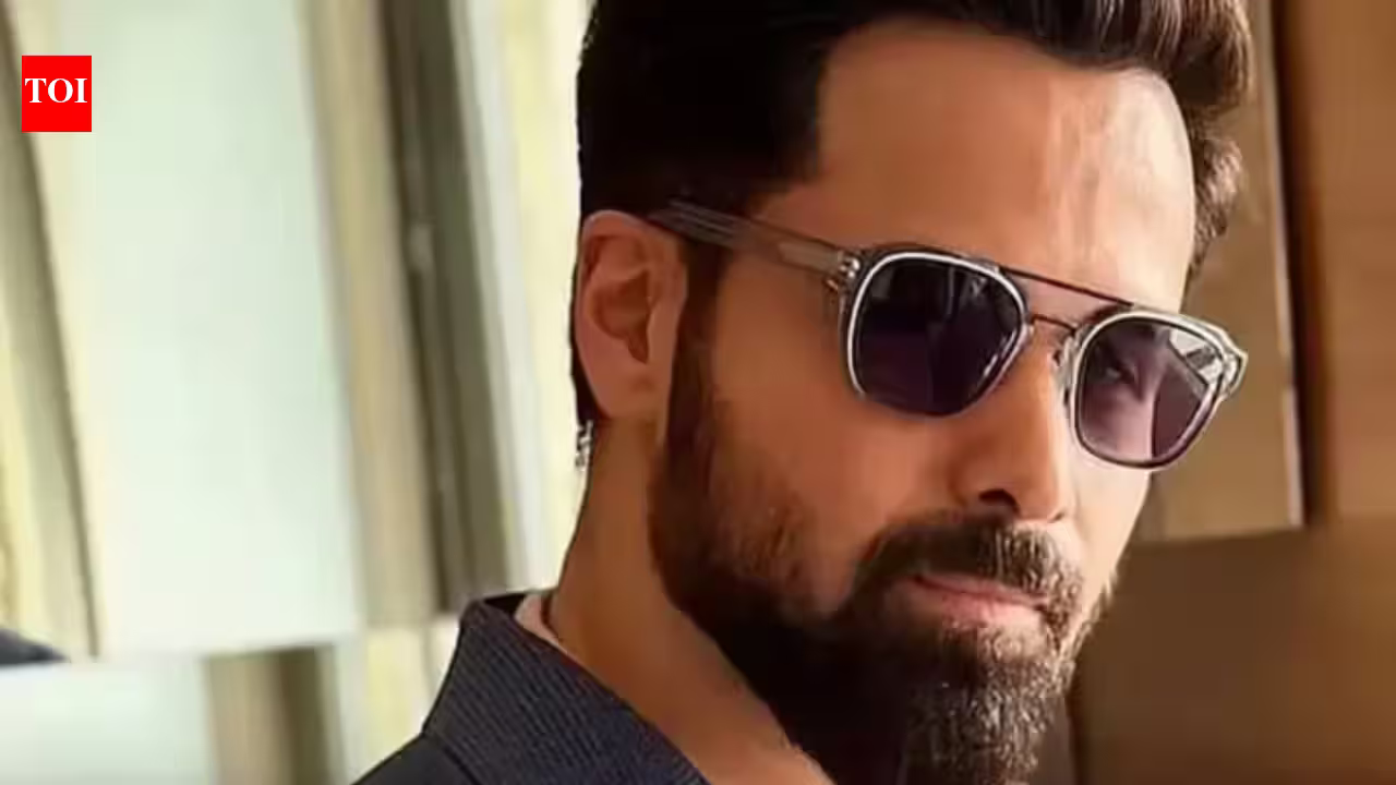 'Gunmaaster G9' teaser: Emraan Hashmi promises romance, action; Himesh Reshammiya’s ‘Afsana’ track gives nostalgia touch | Hindi Movie News