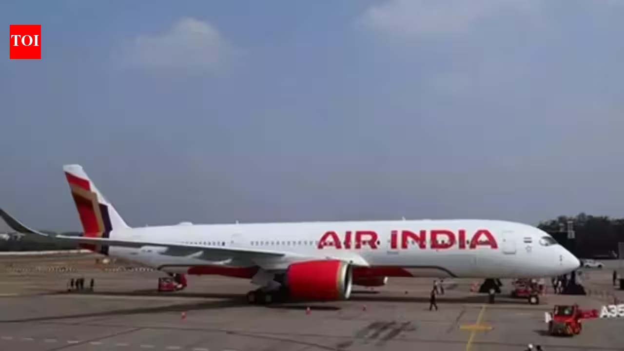 Air India seeks $1.5 billion from owners Tata, Singapore Air
