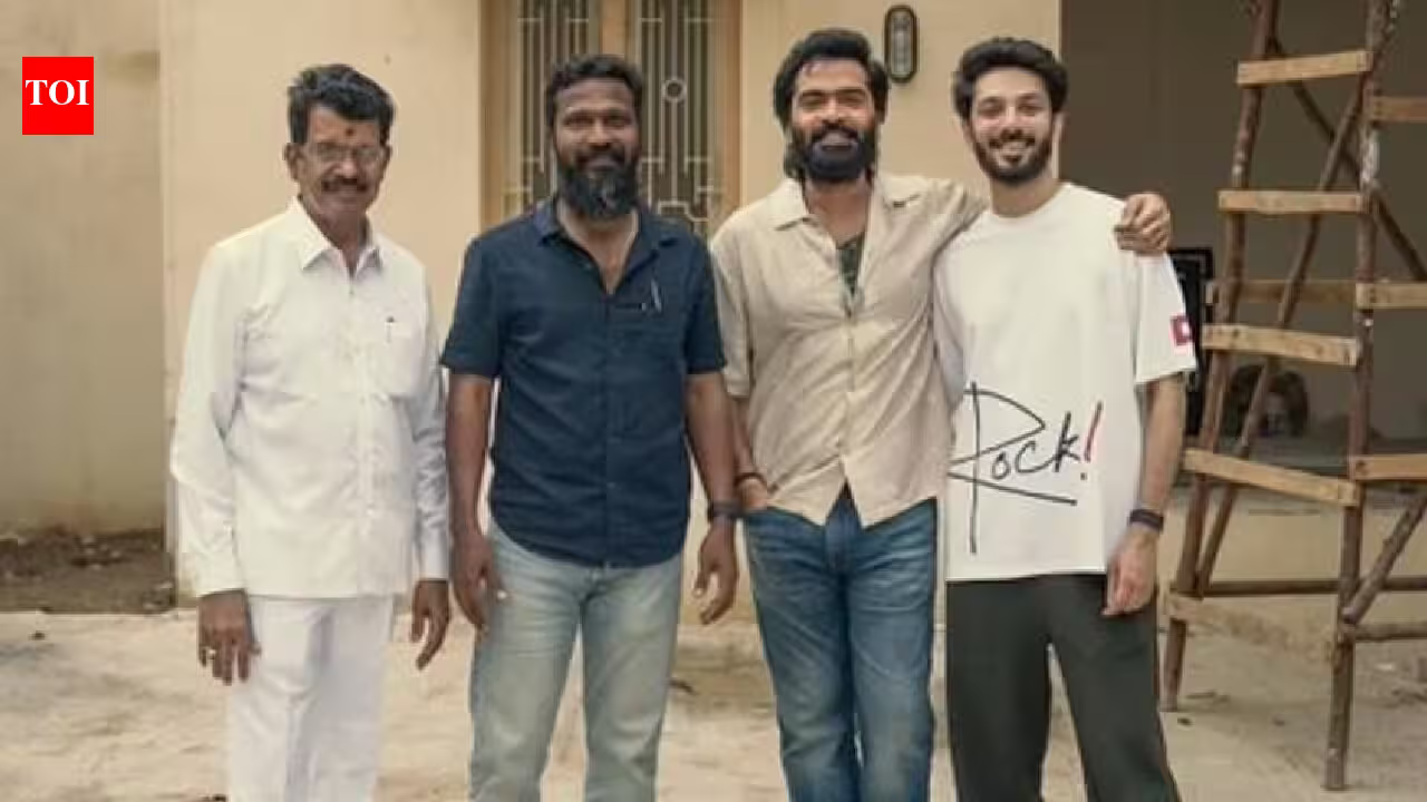 Anirudh Ravichander pays surprise visit to Silambarasan’s ‘Arasan’ sets, joins Vetri Maaran |
