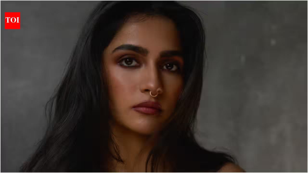 Rukmini Vasanth slammed for intimate bed scene in Yash's ‘Toxic’, fans say, ‘Wasn't expecting this from you’ | Hindi Movie News