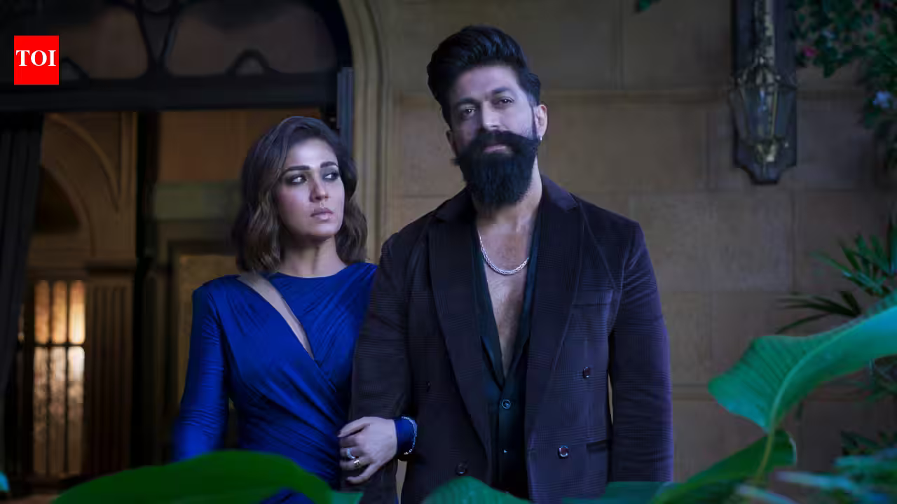 Yash's 'Toxic - A Fairytale for Grown Ups' release: Fans turn Bengaluru theatres into festival grounds on Day 1 with dance and crackers | Kannada Movie News