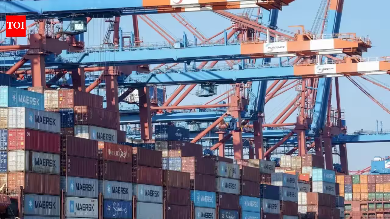 Goods exports rise 15%+, top $200 billion