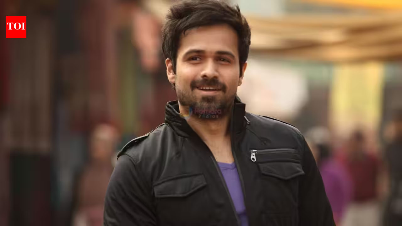 Emraan Hashmi commands Rs 2 crore to make stage comeback after 19 years with two Bollywood gigs after 'Awarapan 2' success - Report | Hindi Movie News