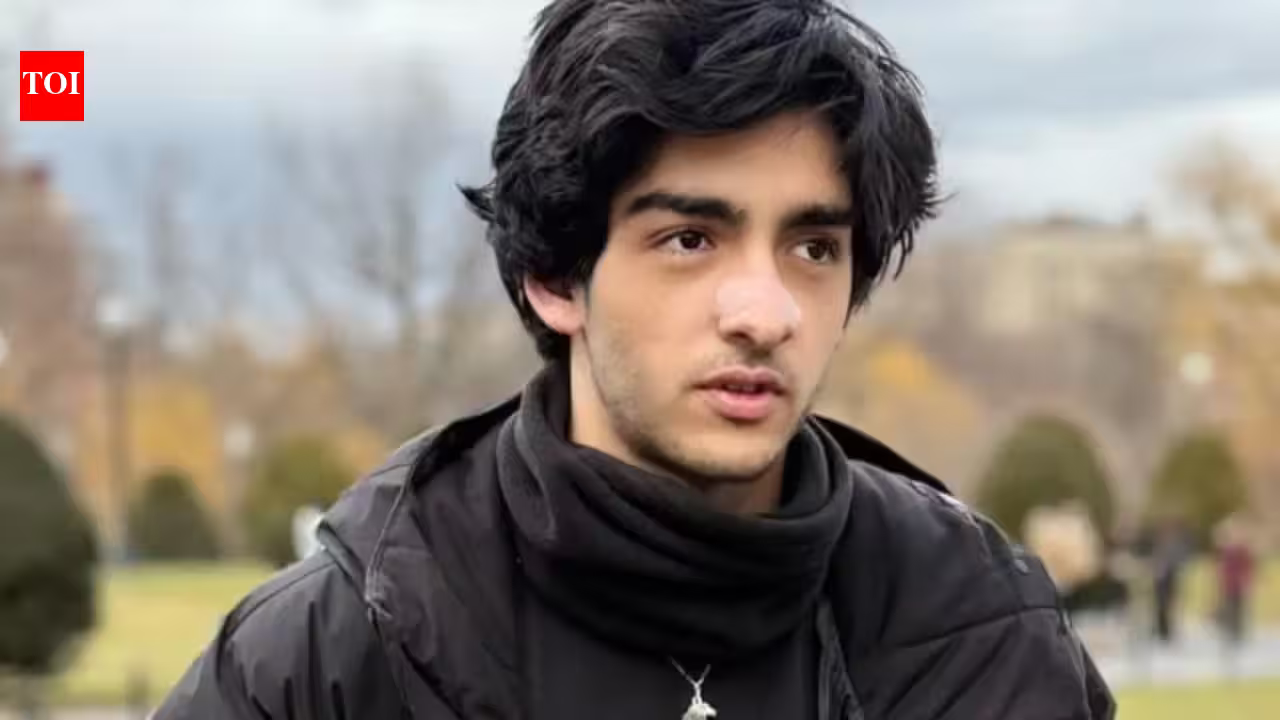 Hrehaan Roshan makes singing debut with ‘This Heavenly Place’; Hrithik Roshan says ‘I trust’ son’s instincts', Sussanne Khan and Saba Azad shower love | Hindi Movie News