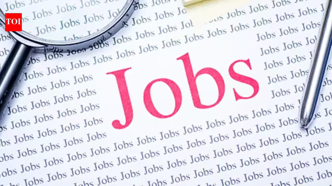 US job data: Labor dept lowers employment growth by 79,000, private sector cut by 178,000