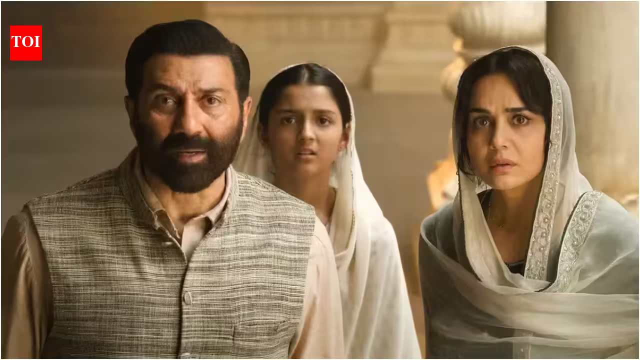 Batwara 1947: Rajkumar Santoshi disagrees with Shabana Azmi over Sunny Deol's muslim character in ‘Batwara 1947’; 'Amitabh Bachchan played Muslim hero in ‘Coolie' | Hindi Movie News