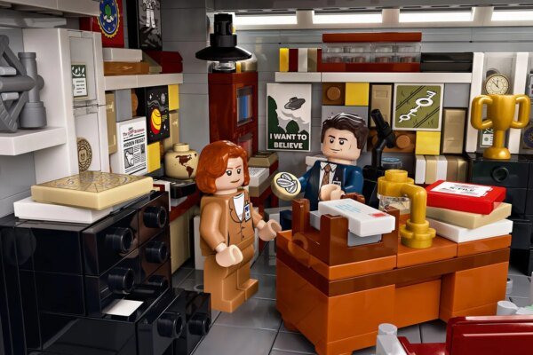 Lego X-Files (21369) Review: Proof We Need More Fan-Made MOCs