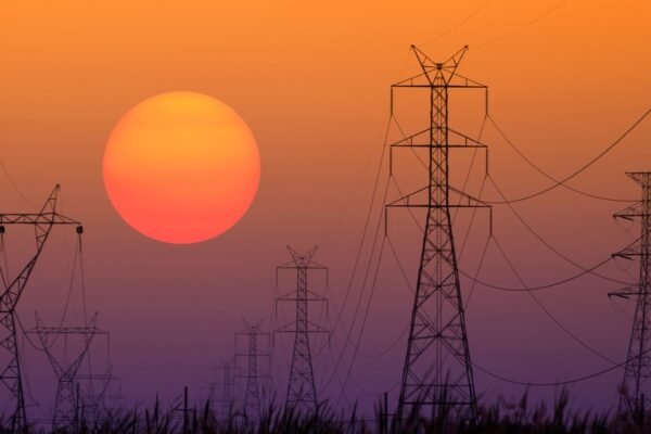 India Lets Delayed Renewable Projects Pay to Keep Grid Access