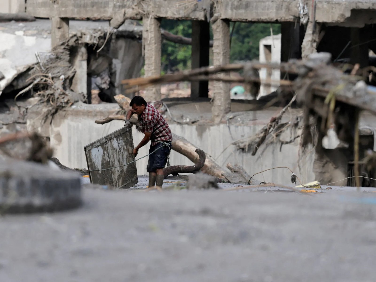 More than 360 dead, 1,400 missing in Nepal and Tibet after Himalayan floods | Floods News