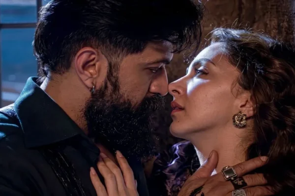 Toxic (Hindi) Advance Booking Box Office: Yash and Kiara Advani starrer sells 104K tickets in top National Chains, targets BANGER start