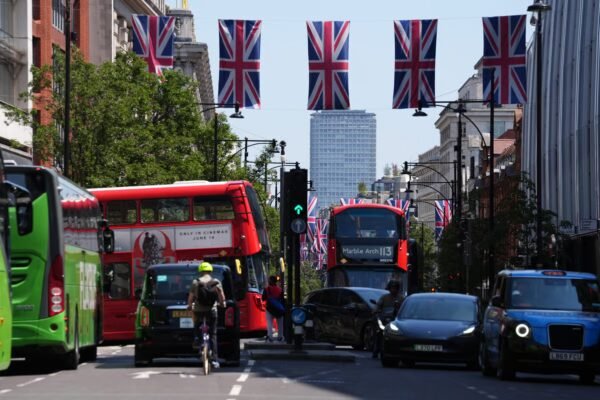 Westminster Council accuses Sadiq Khan of flouting environmental rules over pedestrianisation of Oxford Street