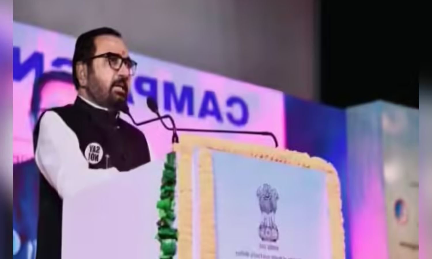 Prataprao Jadhav calls for wider use of Hindi for public outreach