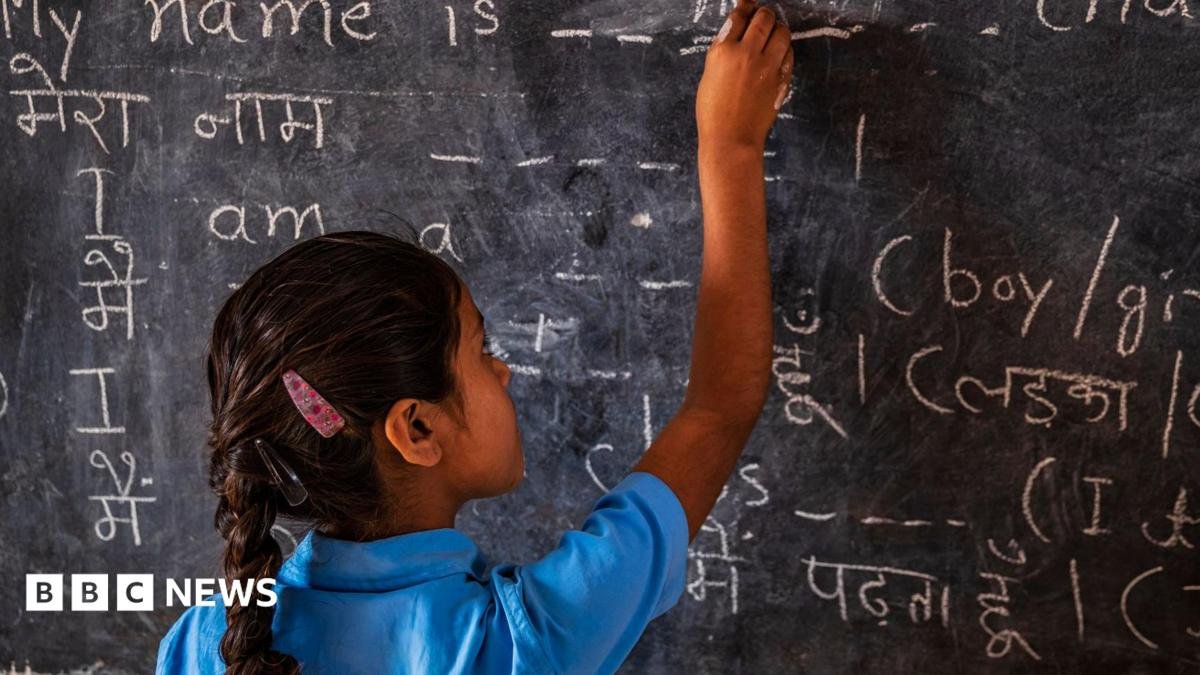 CJP's #SchoolThikKaro: #FixTheSchool, say India's 'cockroach' protesters. Schoolchildren agree