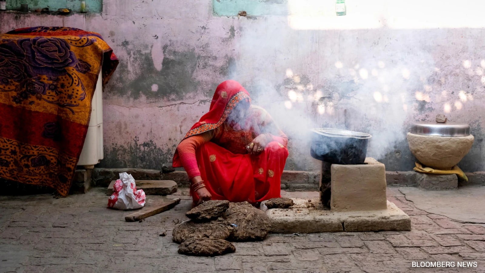 Boost Cooking Gas Production: India To Local Refineries Amid Strait of Hormuz Crisis