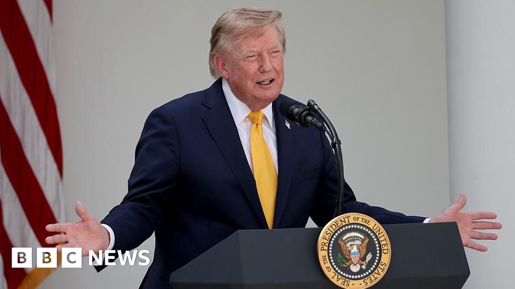 US-Canada trade war heats up as Trump threatens to hike auto tariffs