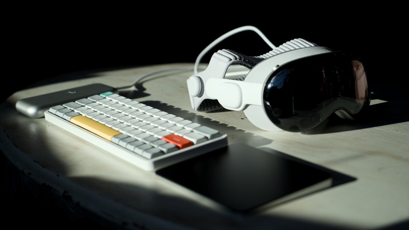 Layoffs in Apple's Vision Products Group reduce VR staff