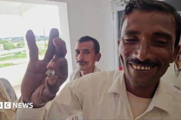 Madhya Pradesh: Happy Indian labourers say '$52,400 diamond' find in Panna to change life
