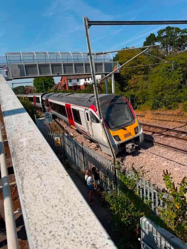 BREAKING 🚨 Second train derails...