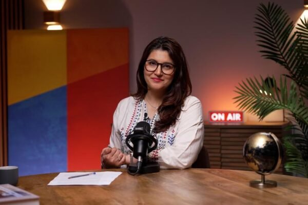 DW Hindi launches third season of its 'Baebaak Isha' format