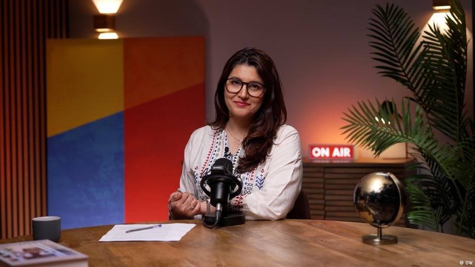 DW Hindi launches third season of its 'Baebaak Isha' format