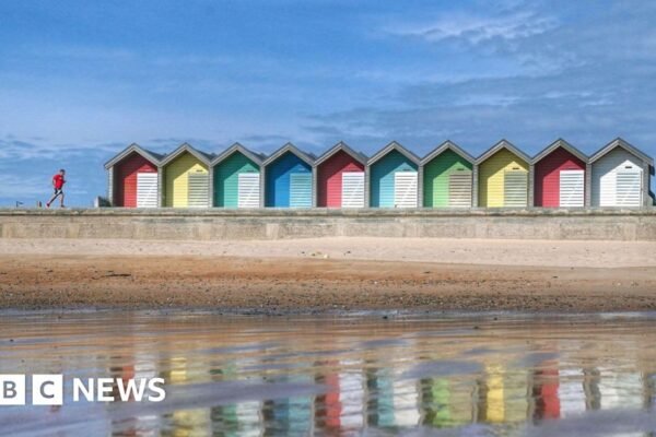 Blyth beach advice against bathing as oil spill investigated
