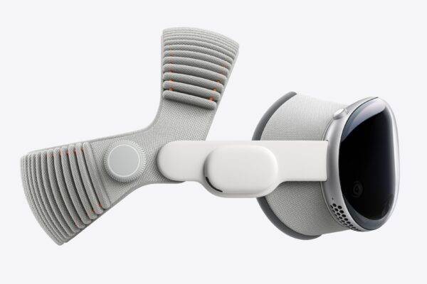 Apple Reportedly Lays Off 60 Vision Products Group Employees