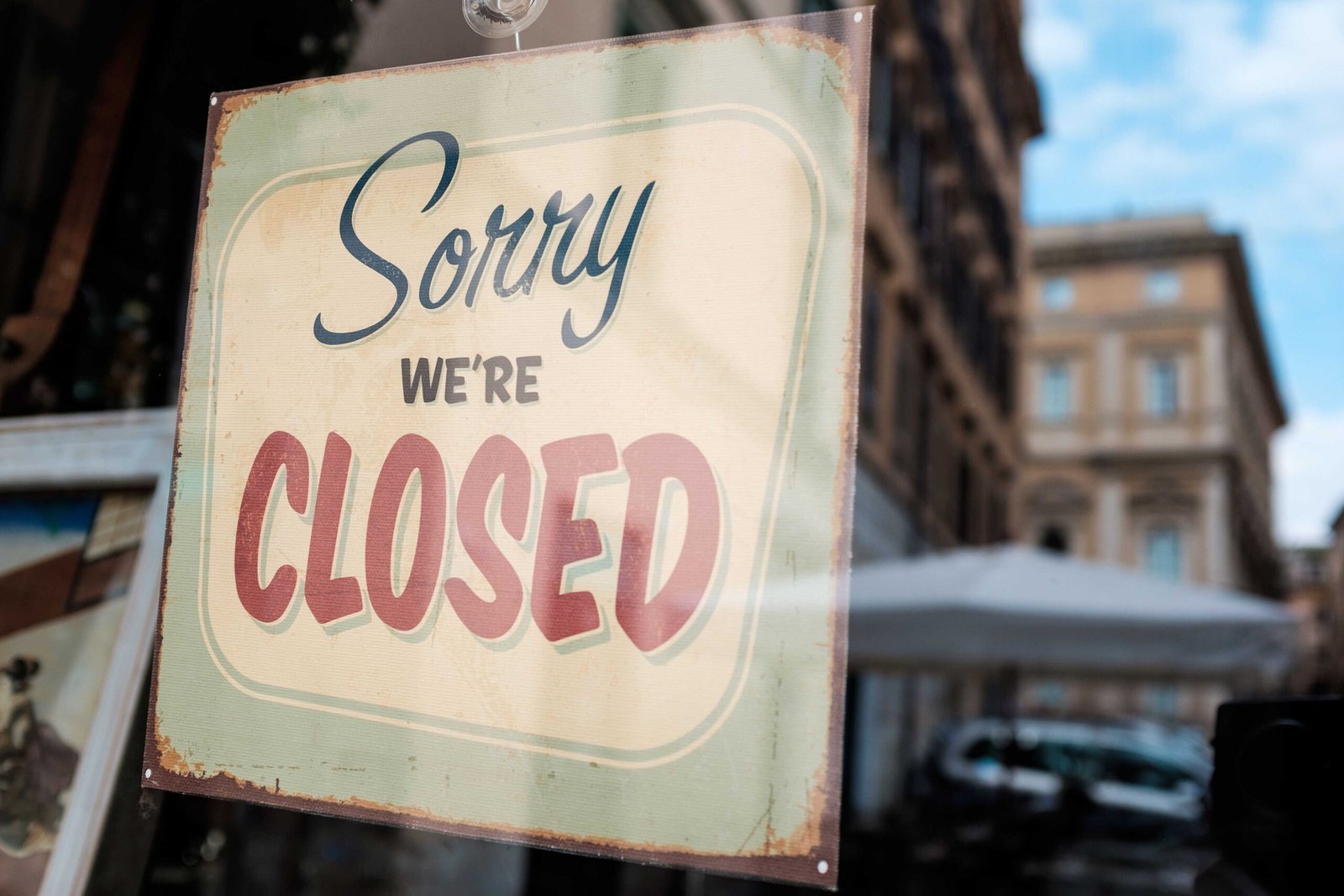 Business registrations down, bankruptcies up in Q2 2026 - News articles