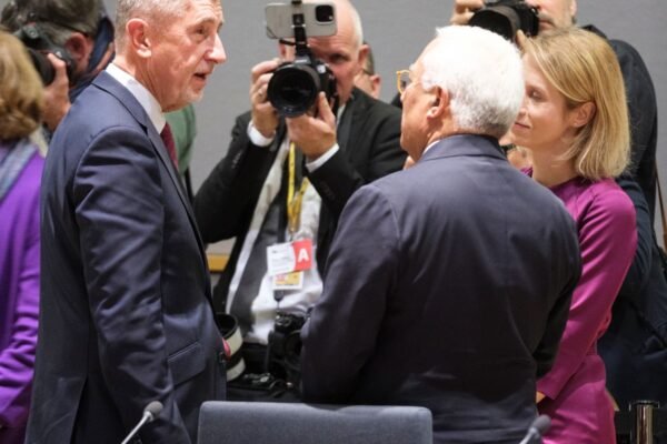 Prague, Bratislava tie EU carbon price to €2 tn budget negotiations