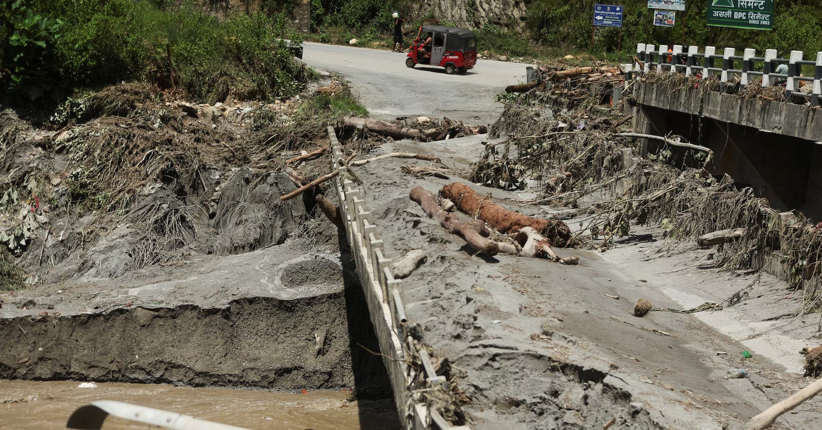 Families seek news of pilgrims missing in deadly Nepal-Tibet floods